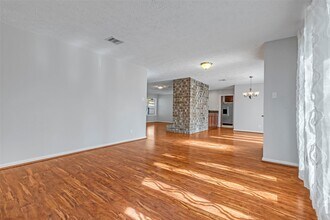 3250 Three Pines Dr in Humble, TX - Foto de edificio - Building Photo
