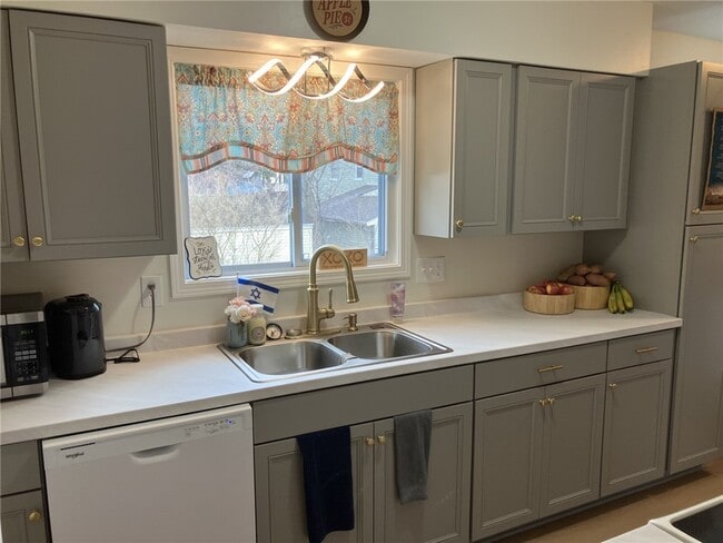 340 N Park Dr in Irondequoit, NY - Building Photo - Building Photo