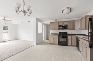 24 Jersey Way in Morristown, VT - Building Photo