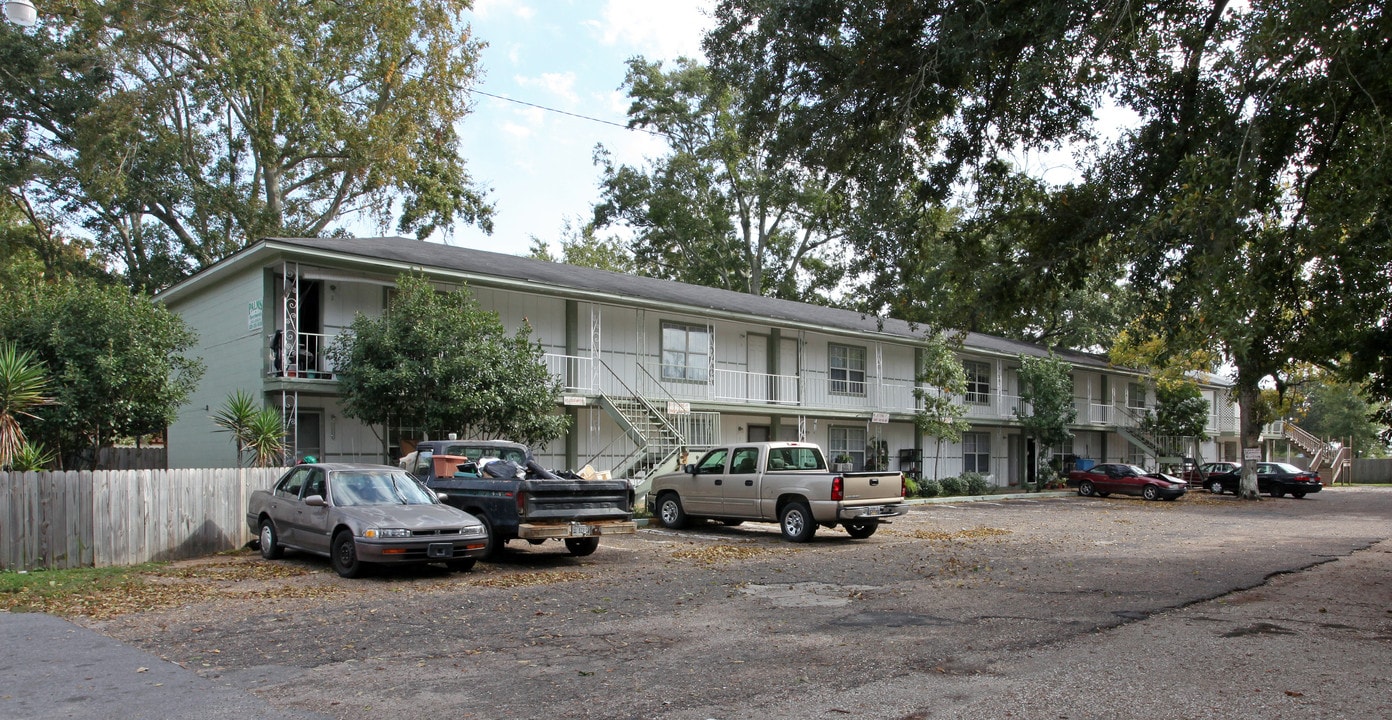 2306 Catalpa Ave in Pascagoula, MS - Building Photo