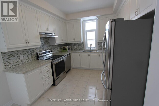 81 Grand Trunk Ave in Vaughan, ON - Building Photo - Building Photo