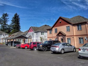 Las Brisas in Portland, OR - Building Photo - Building Photo