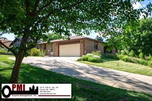 5501 S 68th St in Lincoln, NE - Building Photo