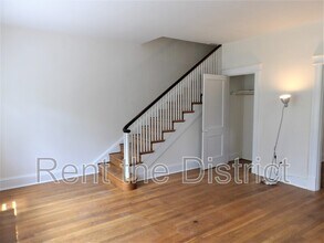 4433 Fessenden St NW in Washington, DC - Foto de edificio - Building Photo