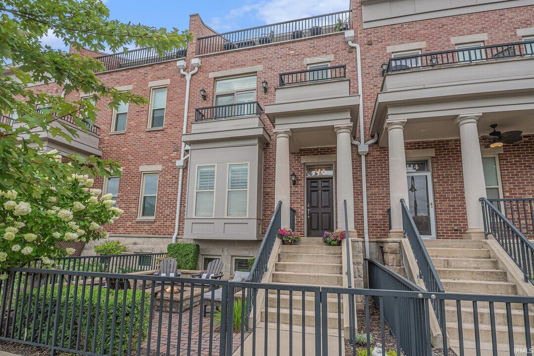 112 S Niles Ave in South Bend, IN - Building Photo