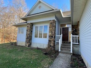 5893 S Black Ankle Rd in Bloomfield, IN - Building Photo - Building Photo