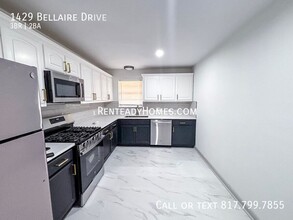 1429 Bellaire Dr in Grapevine, TX - Building Photo - Building Photo