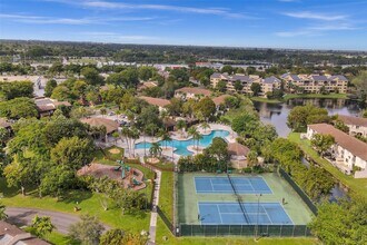 7064 SW 114th Pl in Miami, FL - Building Photo - Building Photo