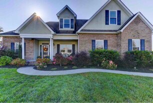 804 Commonwealth Avenue in Strawberry Plains, TN - Building Photo