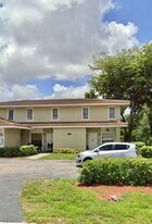 3760 Riverside Dr in Coral Springs, FL - Building Photo