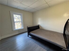 632 7th St in Niagara Falls, NY - Building Photo - Building Photo