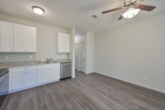 1614 Ash Crescent St in Fort Worth, TX - Building Photo - Building Photo