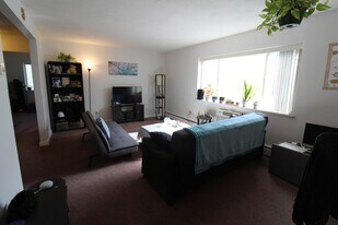 90 Ellery St in Cambridge, MA - Building Photo