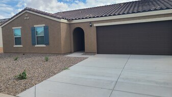 1541 E Elegante Dr in Casa Grande, AZ - Building Photo