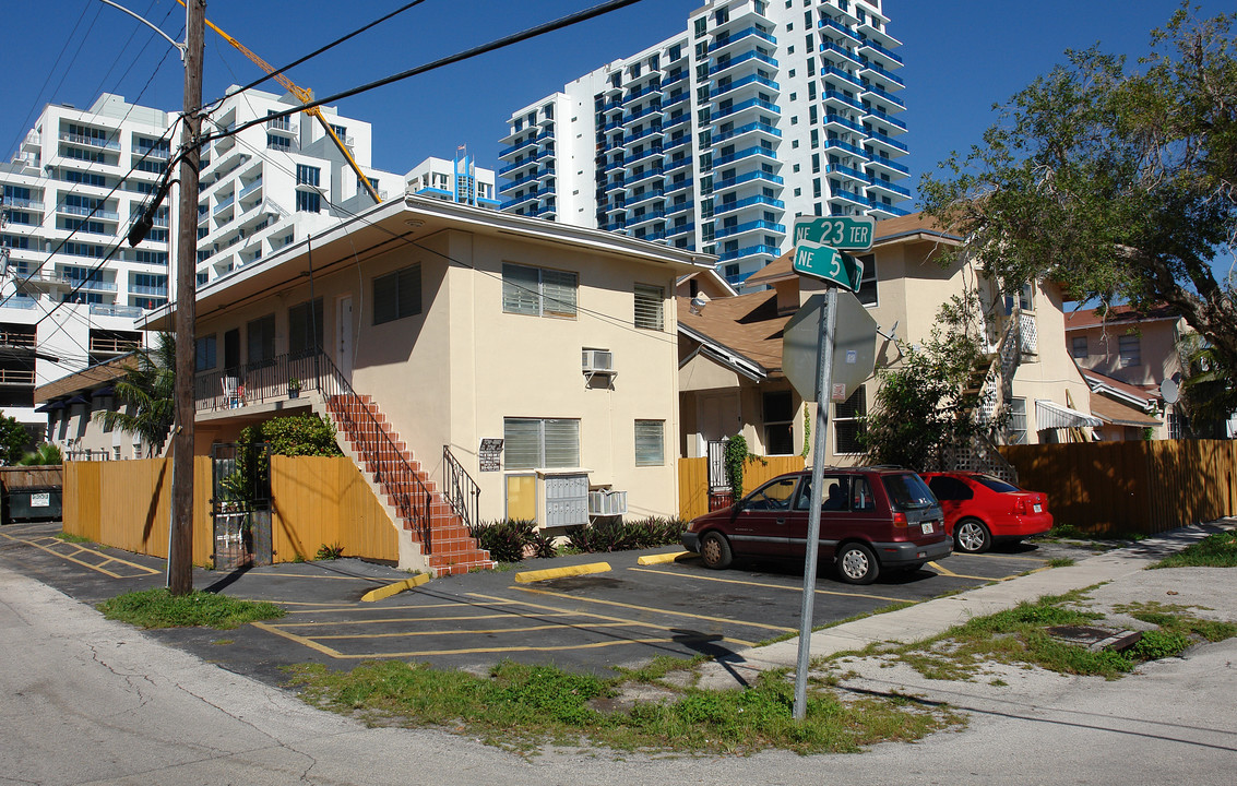 455 NE 23rd Ter in Miami, FL - Foto de edificio