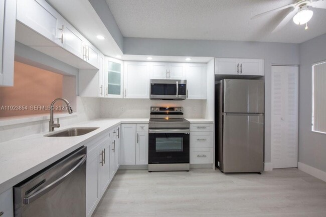 1200 SW 137th Ave in Pembroke Pines, FL - Building Photo - Building Photo