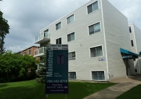 Priya Place B in Edmonton, AB - Building Photo