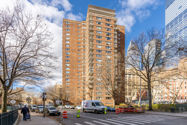 365 9Th Avenue in New York, NY - Building Photo - Building Photo