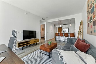 399 Fremont St, Unit SI FL12-ID1507047P in San Francisco, CA - Foto de edificio - Building Photo