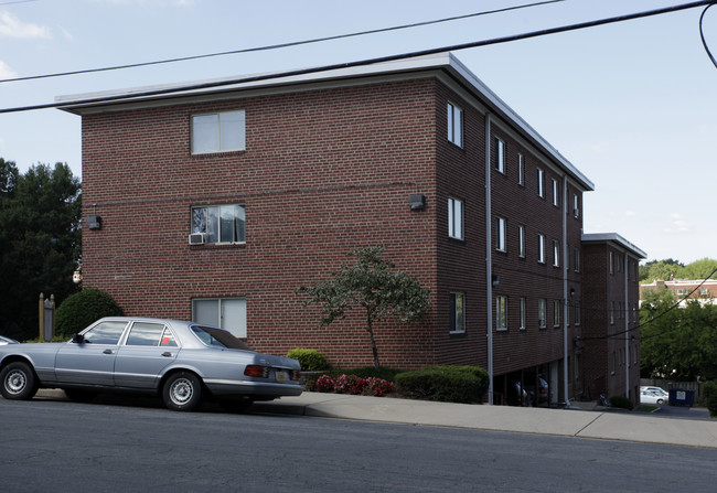 William Watters Apartments in Arlington, VA - Building Photo - Building Photo