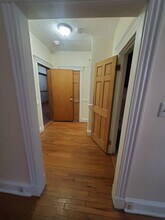 360 Riverway, Unit 8 in Boston, MA - Foto de edificio - Building Photo