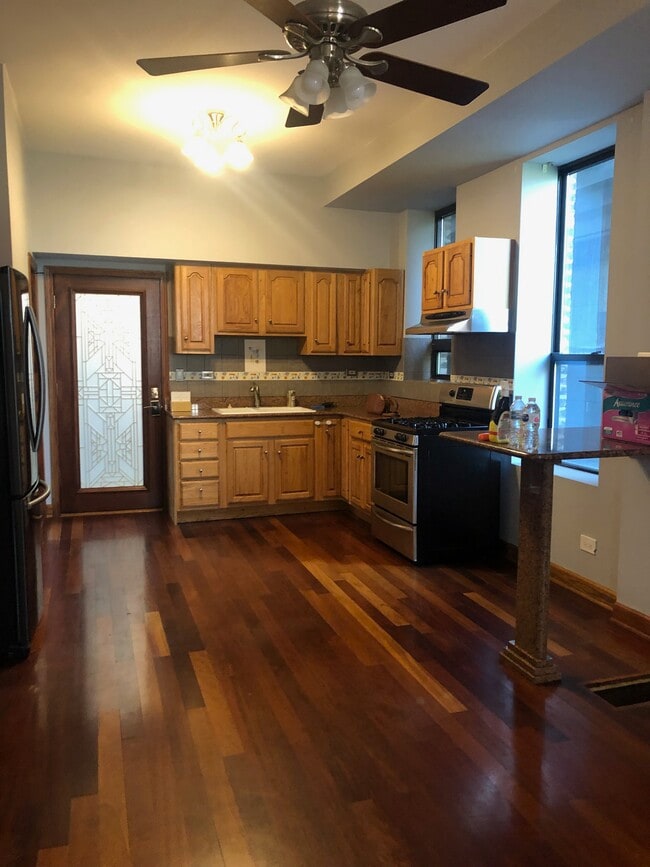 1439 W 17th St, Unit 1R