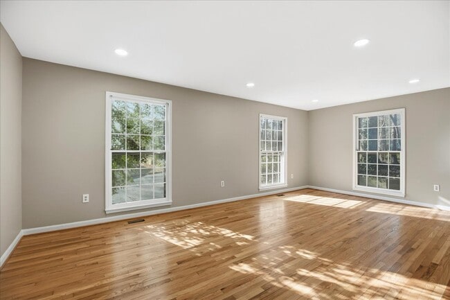 1501 Chatham Colony Ct in Reston, VA - Building Photo - Building Photo