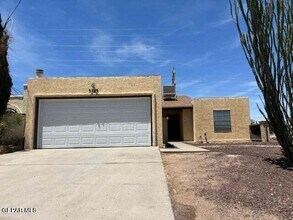 3329 Red Sails Dr in El Paso, TX - Building Photo - Building Photo