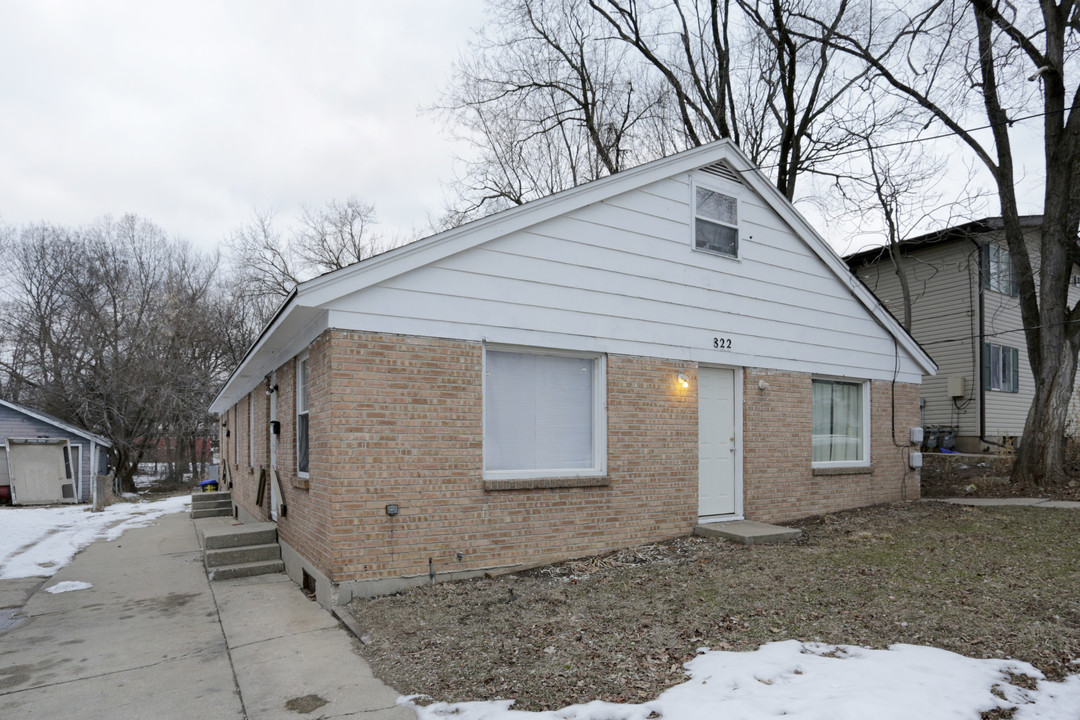 822 8th Ave in Rockford, IL - Building Photo