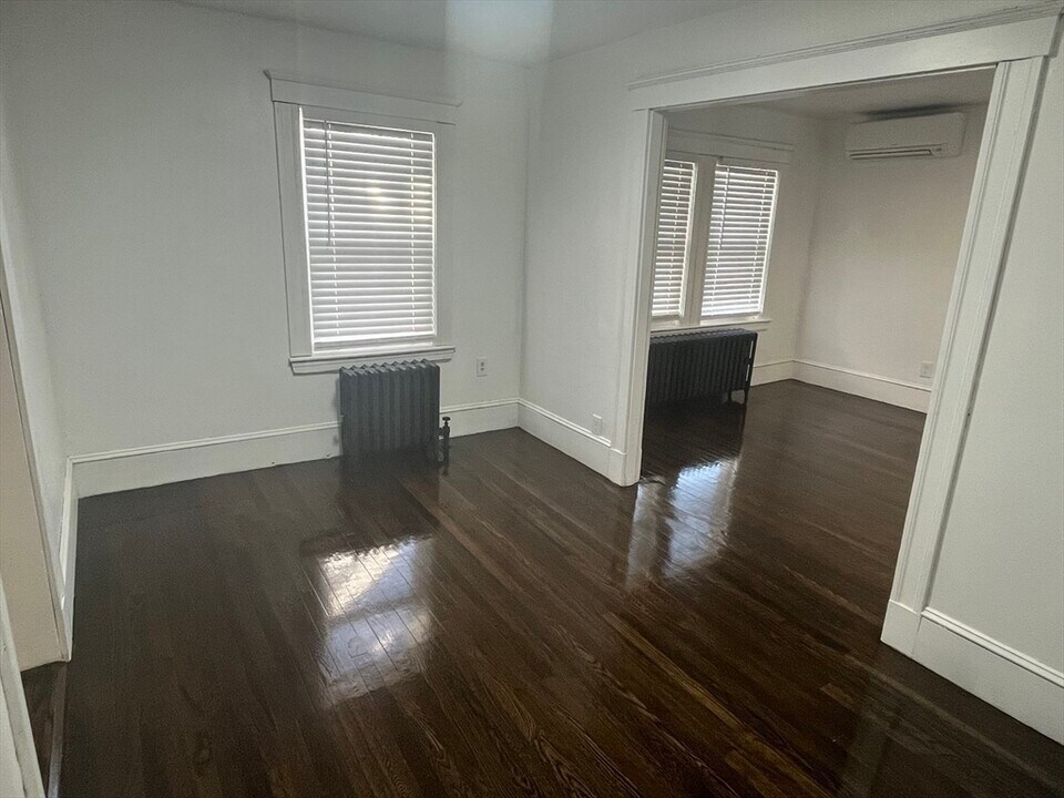 25 R Auburn St in Woburn, MA - Building Photo