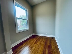 2309 N Campbell Ave in Chicago, IL - Building Photo - Building Photo
