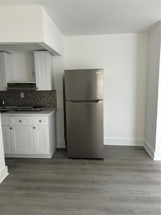 property at 621 E 46th St