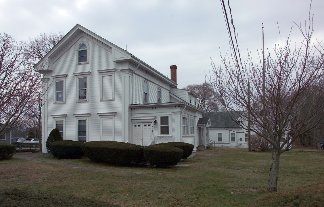 71 Main St in Hyannis, MA - Building Photo