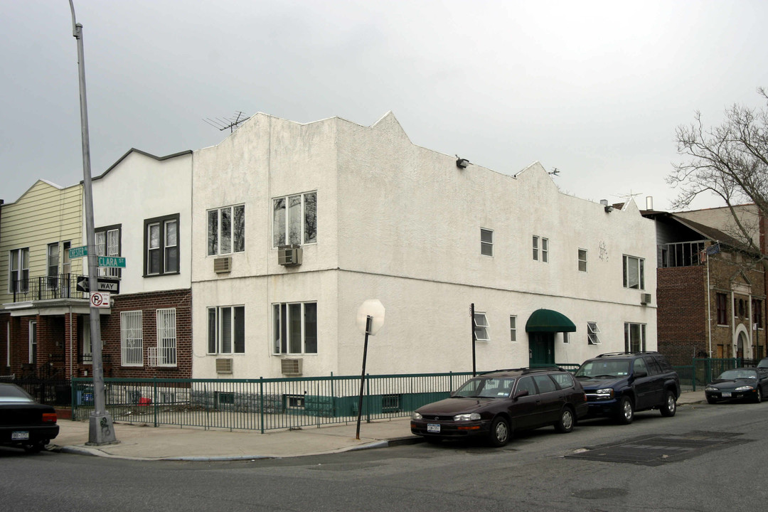 98 Chester Ave in Brooklyn, NY - Building Photo