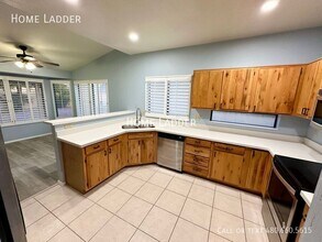 5437 E Greenway St in Mesa, AZ - Building Photo - Building Photo