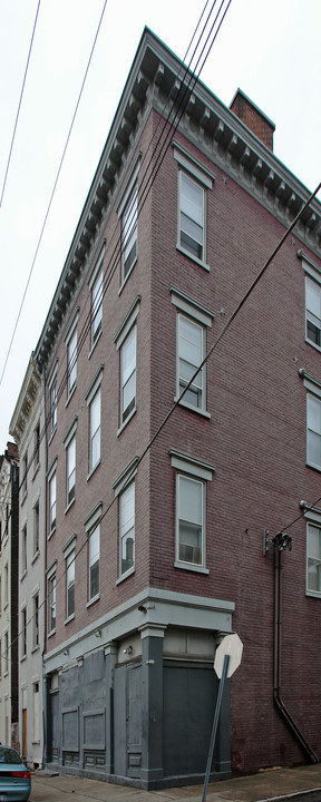 18 East 15th in Cincinnati, OH - Foto de edificio