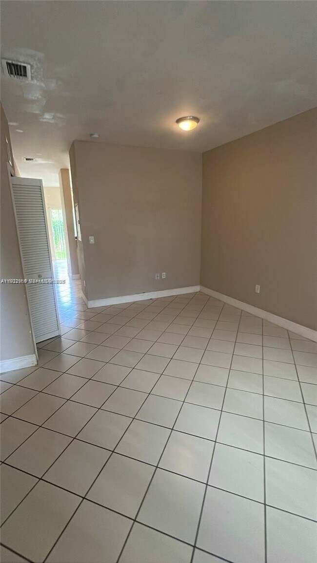 2551 SE 16th Terrace in Homestead, FL - Foto de edificio - Building Photo