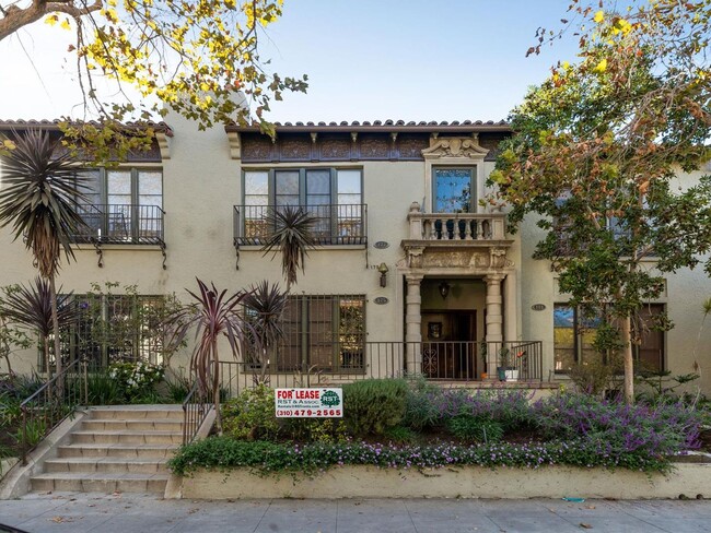 175-181  N. Sycamore Avenue, in Los Angeles, CA - Building Photo - Building Photo