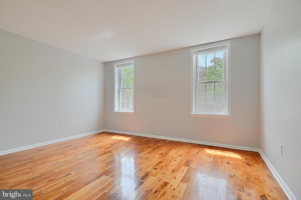 2310 Boston St in Baltimore, MD - Building Photo