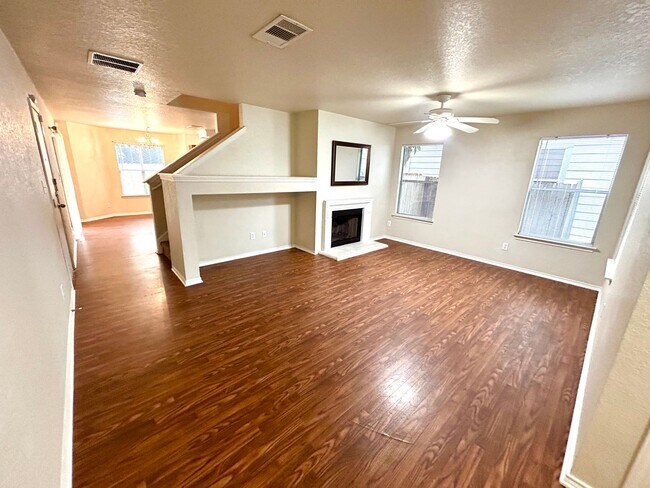 423 Mahogany Chest in San Antonio, TX - Building Photo - Building Photo