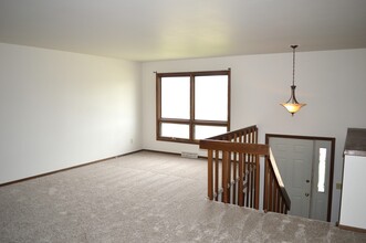 2646 Osmundsen Rd in Fitchburg, WI - Building Photo - Building Photo