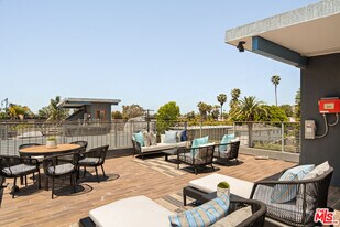 619 San Juan Ave in Venice, CA - Building Photo