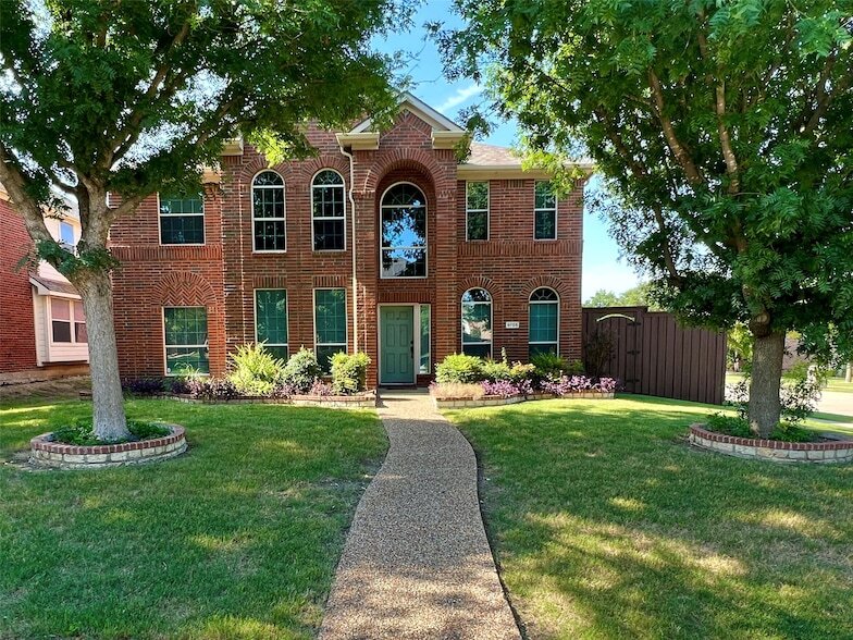 9705 Hickory St in Frisco, TX - Foto de edificio