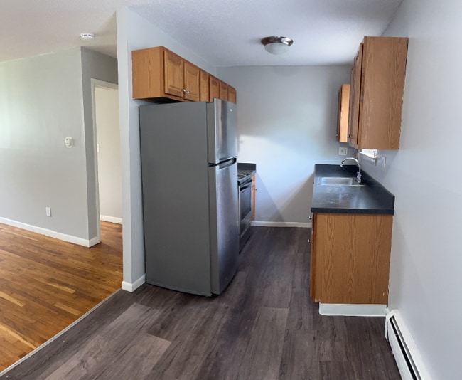1570 Willard Ave in Newington, CT - Building Photo - Building Photo