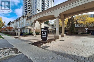 3 Rean Dr in Toronto, ON - Building Photo - Building Photo