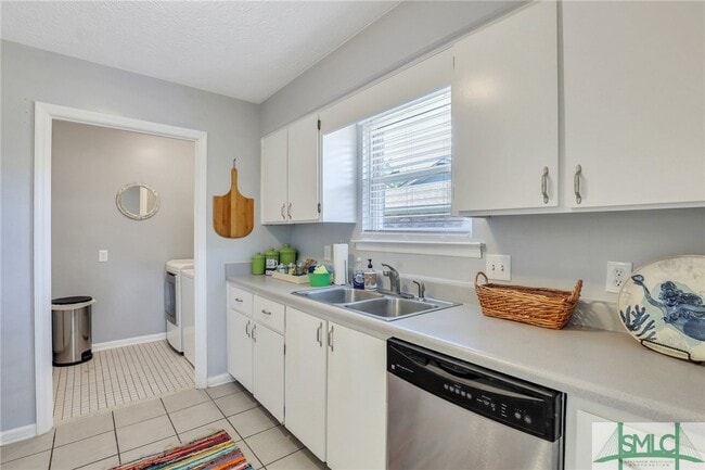 property at 10 Wyckfield Ct