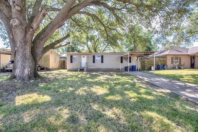 1805 Oriole Dr