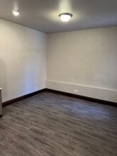 223 N Main St in Mitchell, SD - Building Photo - Building Photo