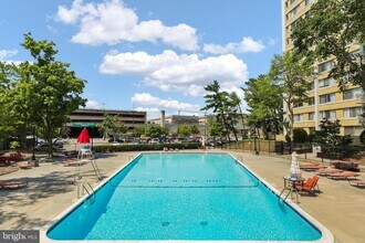 301 N Beauregard St, Unit 1707 in Alexandria, VA - Building Photo - Building Photo