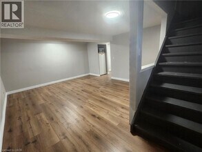 197 Cedarvale Crescent in Waterloo, ON - Building Photo - Building Photo